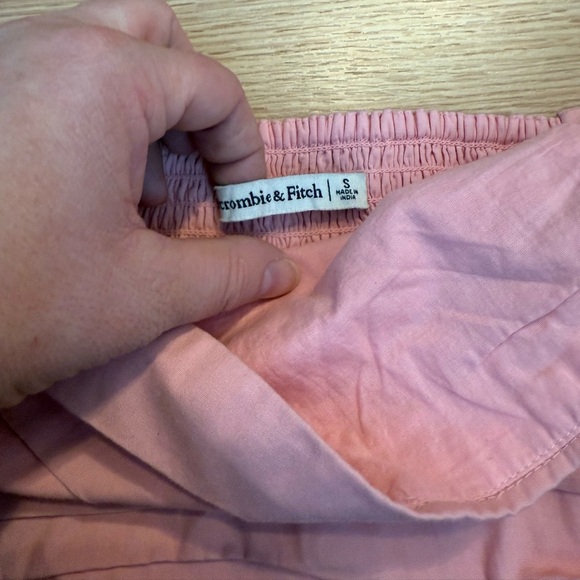 ABERCROMBIE & FITCH Pink Poplin Ruffled Mini-Length Skirt and Strapless Top Set - Picture 2 of 6